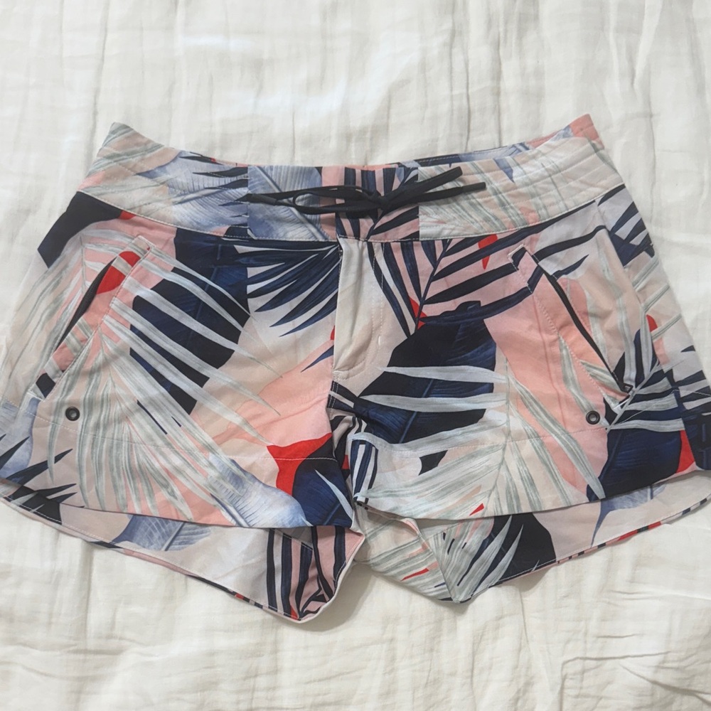 Athleta Women's Tropical Print Athletic Shorts - Peach and Blue